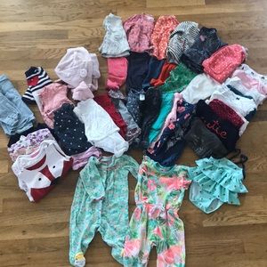 6 month wardrobe/lot.  20+ pieces/bundle